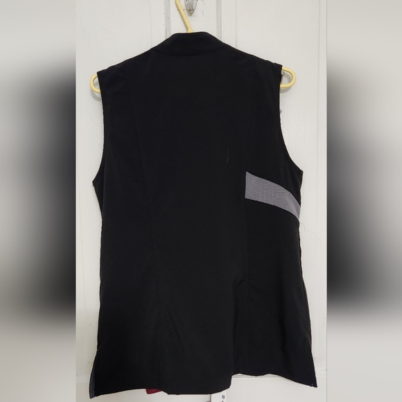 *NWT* Sleeveless Scrubletics Top - Picture 2 of 3